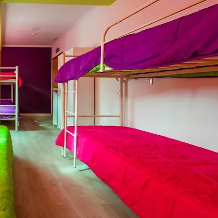 Shiku Hostel *