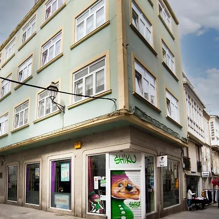 Shiku Hostel *